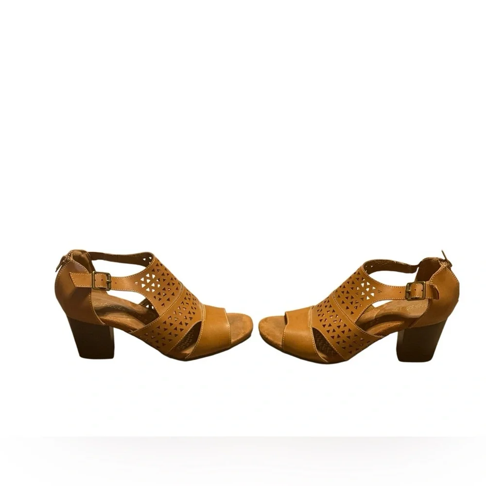 Easy Street Brown Cutout Sandals Size 9 Comfort Ankle Strap - Picture 4 of 6